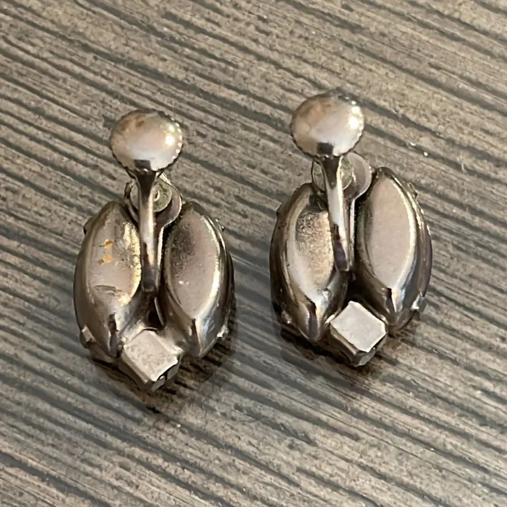 Vintage Clip Earrings Purple Cats Eye & Rhinestones